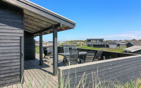 Adelita - 100M from the Sea: Woongebied, Dak, Voorstad, Oprit, Landgoed, Schoorsteen
