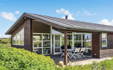 Florida - 100M from the Sea: Dak, Huis, Huis, Verblijf, Siding, Landgoed, Oprit, Garden Gebouwen, Werf, Schuur