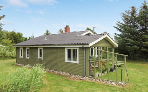 Ele - 900M from the Sea: Huis, Huis, Deur, Dak, Verblijf, Landgoed, Tuin, Schaduw, Siding, Werf