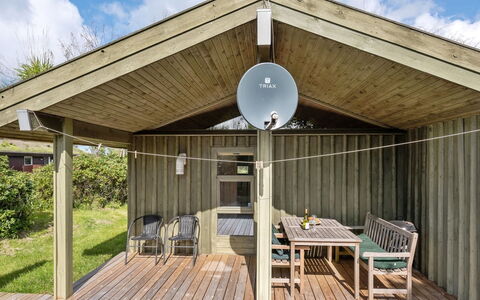 Aiva - 1.5Km from the Sea: Meubilair, Interieur Ontwerp, Stoel, Flooring, Tafel, Toevlucht, Verdieping, Plafond, Kamer, Eco Hotel