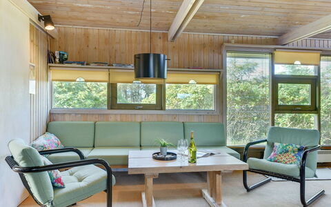 Aiva - 1.5Km from the Sea: Meubilair, Interieur Ontwerp, Stoel, Flooring, Tafel, Toevlucht, Verdieping, Plafond, Kamer, Eco Hotel