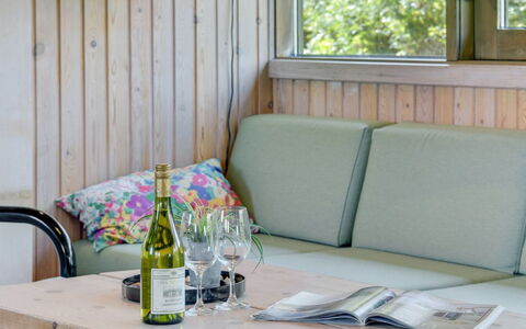 Aiva - 1.5Km from the Sea: Meubilair, Interieur Ontwerp, Stoel, Flooring, Tafel, Toevlucht, Verdieping, Plafond, Kamer, Eco Hotel