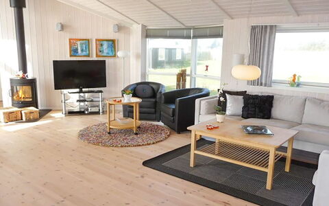 Tayna - 300M from the Sea: Huis, Verblijf, Veranda, Siding, Boerderij, Outdoor Structuur
