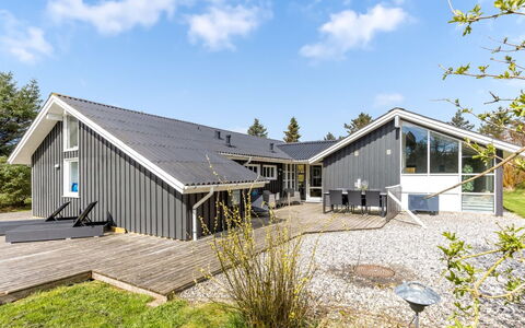 Lempi - 300M from the Sea: Bergachtig Landvormen, Berg, Heuvel, Bergketen, Heuvel Station, Menselijke Nederzetting, Stedelijk Ontwerp, Alpen, Vallei, Top