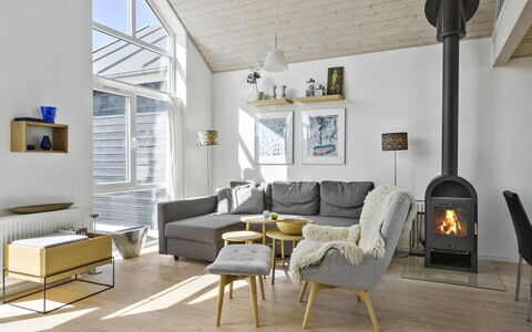 Chris - 750M from the Sea: Blauw, Verblijf, Huis, Huis, Boerderij, Landgoed, Siding