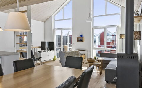 Chris - 750M from the Sea: Blauw, Verblijf, Huis, Huis, Boerderij, Landgoed, Siding