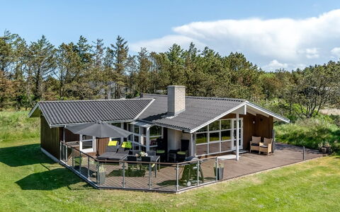 Brunetta - 800M from the Sea: Huis, Huis, Dak, Verblijf, Veranda, Landgoed, Gazon, Boerderij, Werf, Schaduw