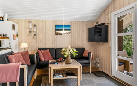 Brunetta - 800M from the Sea: Meubilair, Hout, Flooring, Verdieping, Interieur Ontwerp, Bankstel, Woonkamer, Kamer, Plafond, Huis