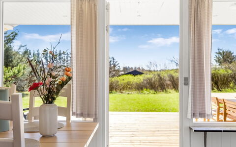 Toti - 500M from the Sea: 