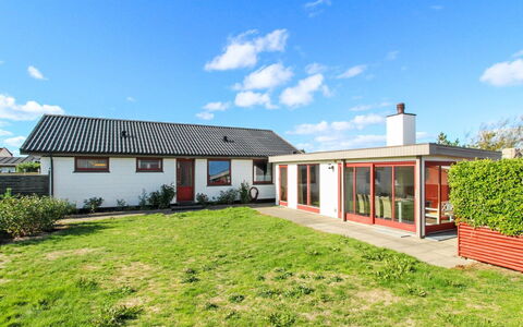 Ehmi - 500M from the Sea: Lucht, Gras, Dak, Huis, Huis, Struik, Woongebied, Verblijf, Wolk, Land Lot