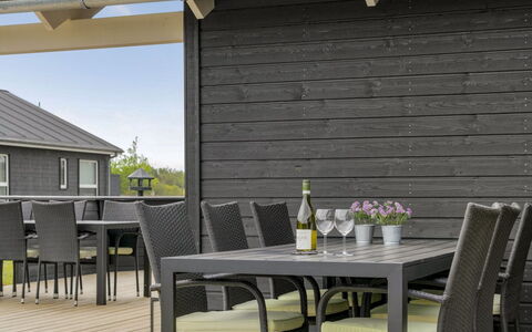 Ina - 1.2Km from the Sea: Hout, Meubilair, Buitenmeubels, Buitentafel, Hardwood, Plank, Stoel, Beits, Keuken En Eettafel