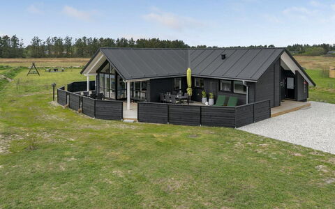 Ina - 1.2Km from the Sea: Dak, Huis, Verblijf, Siding, Schaduw, Garden Gebouwen, Landgoed, Veranda, Boerderij, Werf