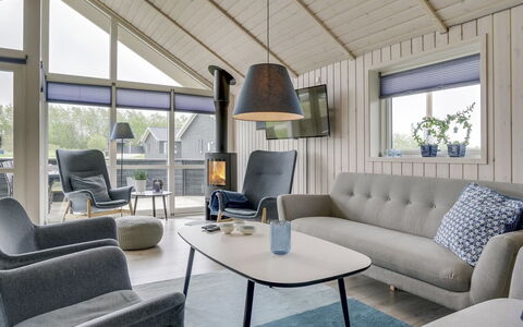 Ina - 1.2Km from the Sea: Meubilair, Interieur Ontwerp, Flooring, Woonkamer, Plafond, Verdieping, Huis, Lichte Inrichting, Appartement, Bankstel