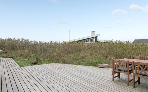 Mylius - 100M from the Sea: Woongebied, Dak, Voorstad, Oprit, Landgoed, Schoorsteen