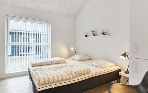 Edgar - 1.5Km from the Sea: Interieur Ontwerp, Muur, Plafond, Hout, Slaapkamer, Verdieping, Flooring, Bed, Kamer, Meubilair