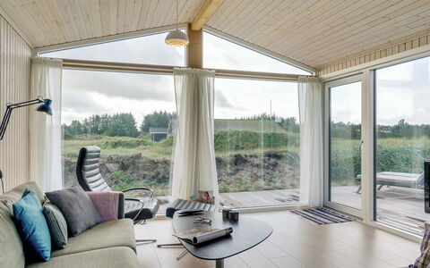 Marino - 480M from the Sea: Interieur Ontwerp, Plafond, Huis, Verdieping, Woonkamer, Schaduw, Glas, Stoel, Garden Gebouwen