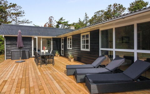 Selgen - 600M from the Sea: Huis, Huis, Deur, Dak, Verblijf, Landgoed, Tuin, Schaduw, Siding, Werf