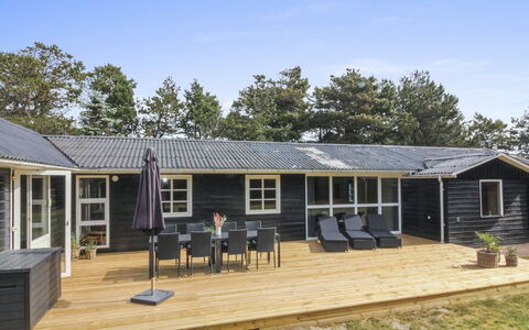 Selgen - 600M from the Sea: Huis, Huis, Deur, Dak, Verblijf, Landgoed, Tuin, Schaduw, Siding, Werf