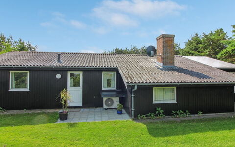 Arben - 900M from the Sea: Huis, Huis, Dak, Woongebied, Verblijf, Landgoed, Boerderij, Gazon, Landscaping, Siding