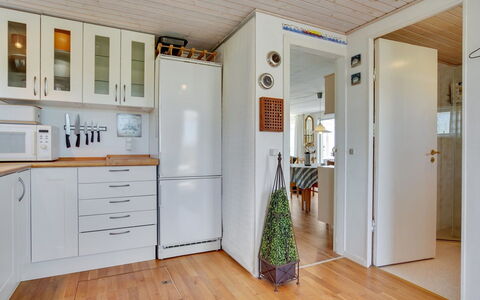 Ecaterina - 100M from the Sea: Flooring, Toestel Van De Keuken, Major Appliance, Verdieping, Hout, Interieur Ontwerp, Keuken, Houten Vloer, Koelkast, Countertop