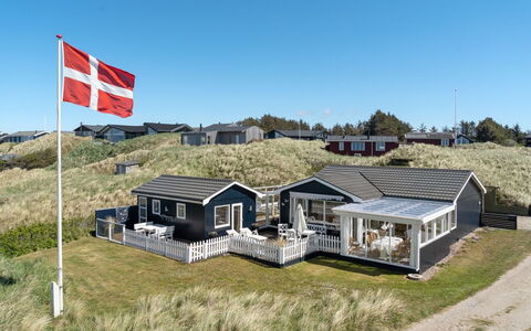 Ecaterina - 100M from the Sea: Huis, Huis, Dak, Woongebied, Verblijf, Landgoed, Veranda, Siding