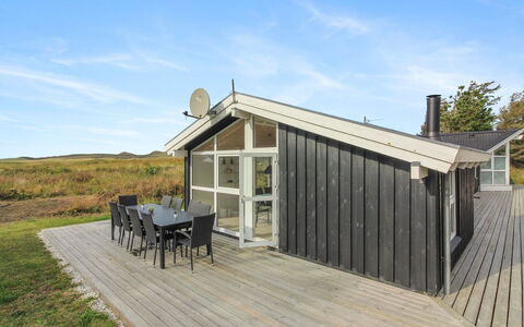Marlie - 600M from the Sea: Meubilair, Interieur Ontwerp, Stoel, Flooring, Tafel, Toevlucht, Verdieping, Plafond, Kamer, Eco Hotel