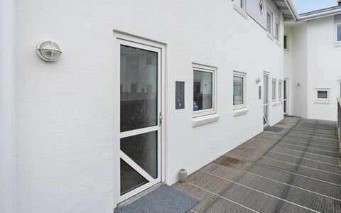 Meglena - 50M from the Sea: Muur, Deur, Samengesteld Materiaal, Appartement, Schuifraam, Beton, Daylighting, Gips, Home Deur