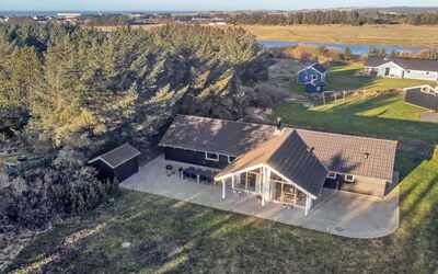 Synnöve - 550M from the Sea