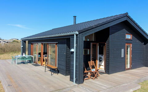 Tuire - 250M from the Sea: Hout, Verblijf, Dak, Plank, Siding, Hardwood, Schuur, Garden Gebouwen, Blokhut, Beits