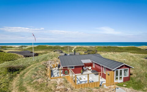 Marius - 200M from the Sea: Hout, Huis, Verblijf, Huis, Dak, Landelijk Gebied, Siding, Blokhut, Garden Gebouwen, Hardwood