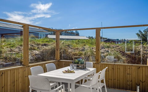 Marius - 200M from the Sea: Hout, Huis, Verblijf, Huis, Dak, Landelijk Gebied, Siding, Blokhut, Garden Gebouwen, Hardwood