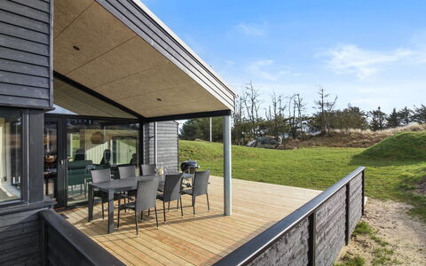 Vanamo - 300M from the Sea: Hout, Huis, Veranda, Dek, Hardwood, Dak, Beits, Houten Vloer, Eco Hotel