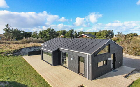 Vanamo - 300M from the Sea: Hout, Huis, Veranda, Dek, Hardwood, Dak, Beits, Houten Vloer, Eco Hotel