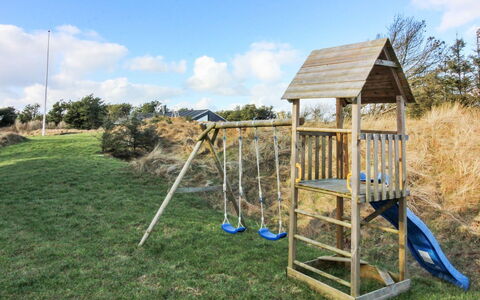 Vanamo - 300M from the Sea: Hout, Huis, Veranda, Dek, Hardwood, Dak, Beits, Houten Vloer, Eco Hotel