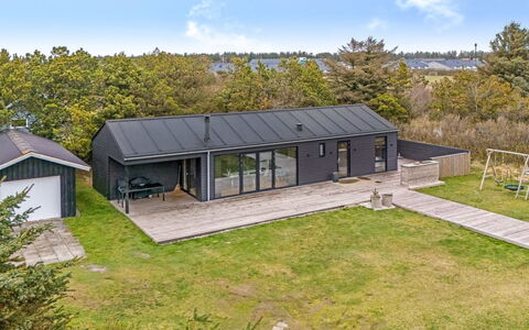 Tatania - 800M from the Sea: Gras, Grasland, Land Lot, Verblijf, Landelijk Gebied, Weide, Garden Gebouwen, Tuin, Schuur