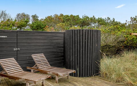Marthine - 200M from the Sea: Hout, Huis, Sneeuw, Verblijf, Huis, Winter, Dak, Freezing, Siding, Helling