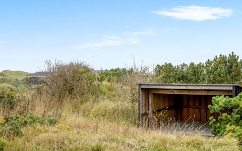 Marthine - 200M from the Sea: Hout, Huis, Sneeuw, Verblijf, Huis, Winter, Dak, Freezing, Siding, Helling