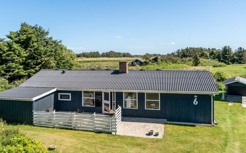 Vilhelmiina - 350M from the Sea: Huis, Huis, Deur, Dak, Verblijf, Landgoed, Tuin, Schaduw, Siding, Werf
