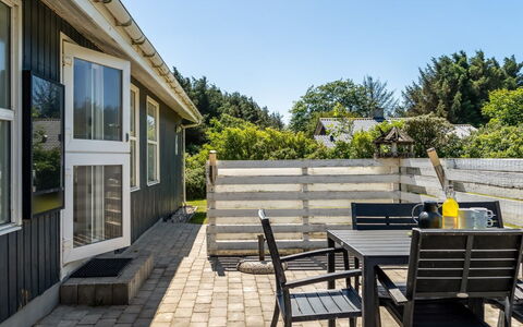 Vilhelmiina - 350M from the Sea: Huis, Huis, Deur, Dak, Verblijf, Landgoed, Tuin, Schaduw, Siding, Werf