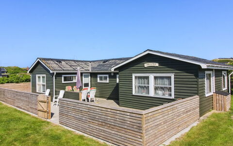 Nore - 350M from the Sea: Hout, Huis, Verblijf, Huis, Dak, Landelijk Gebied, Siding, Blokhut, Garden Gebouwen, Hardwood