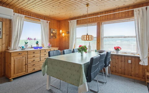 Nore - 350M from the Sea: Hout, Huis, Verblijf, Huis, Dak, Landelijk Gebied, Siding, Blokhut, Garden Gebouwen, Hardwood