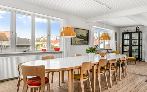 Bruse - 125M from the Sea: Interieur Ontwerp, Flooring, Meubilair, Hout, Verdieping, Plafond, Tafel, Keuken En Eettafel, Houten Vloer, Eetkamer