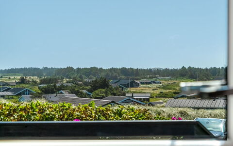 Fatiha - 100M from the Sea: Huis, Huis, Deur, Dak, Verblijf, Landgoed, Tuin, Schaduw, Siding, Werf