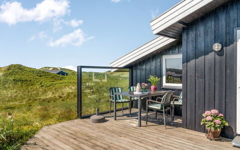 Fatiha - 100M from the Sea: Huis, Huis, Deur, Dak, Verblijf, Landgoed, Tuin, Schaduw, Siding, Werf