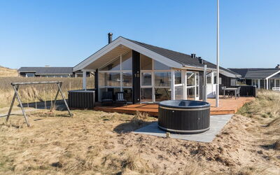 Ulf - 100M from the Sea