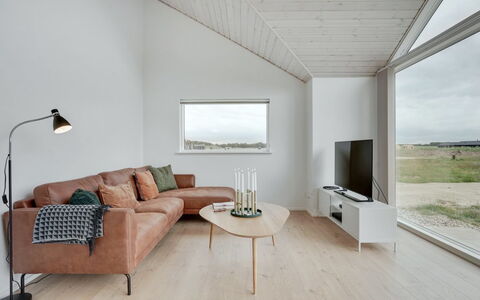 Arlina - 1.5Km from the Sea: Hout, Huis, Veranda, Dek, Hardwood, Dak, Beits, Houten Vloer, Eco Hotel