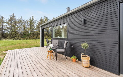 Arlina - 1.5Km from the Sea: Hout, Huis, Veranda, Dek, Hardwood, Dak, Beits, Houten Vloer, Eco Hotel