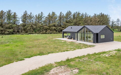 Arlina - 1.5Km from the Sea: Hout, Huis, Veranda, Dek, Hardwood, Dak, Beits, Houten Vloer, Eco Hotel
