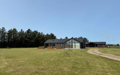 Arlina - 1.5Km from the Sea: Hout, Huis, Veranda, Dek, Hardwood, Dak, Beits, Houten Vloer, Eco Hotel