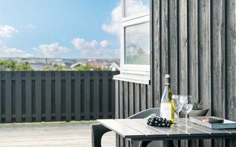 Laghmund - 250M from the Sea: Hout, Samengesteld Materiaal, Plank, Hardwood, Buitenmeubels, Beits, Dek, Stoel, Houten Vloer, Kamerplant